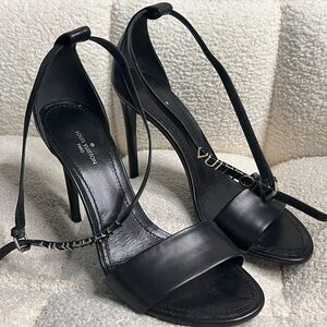 LV HEELS!! 🖤